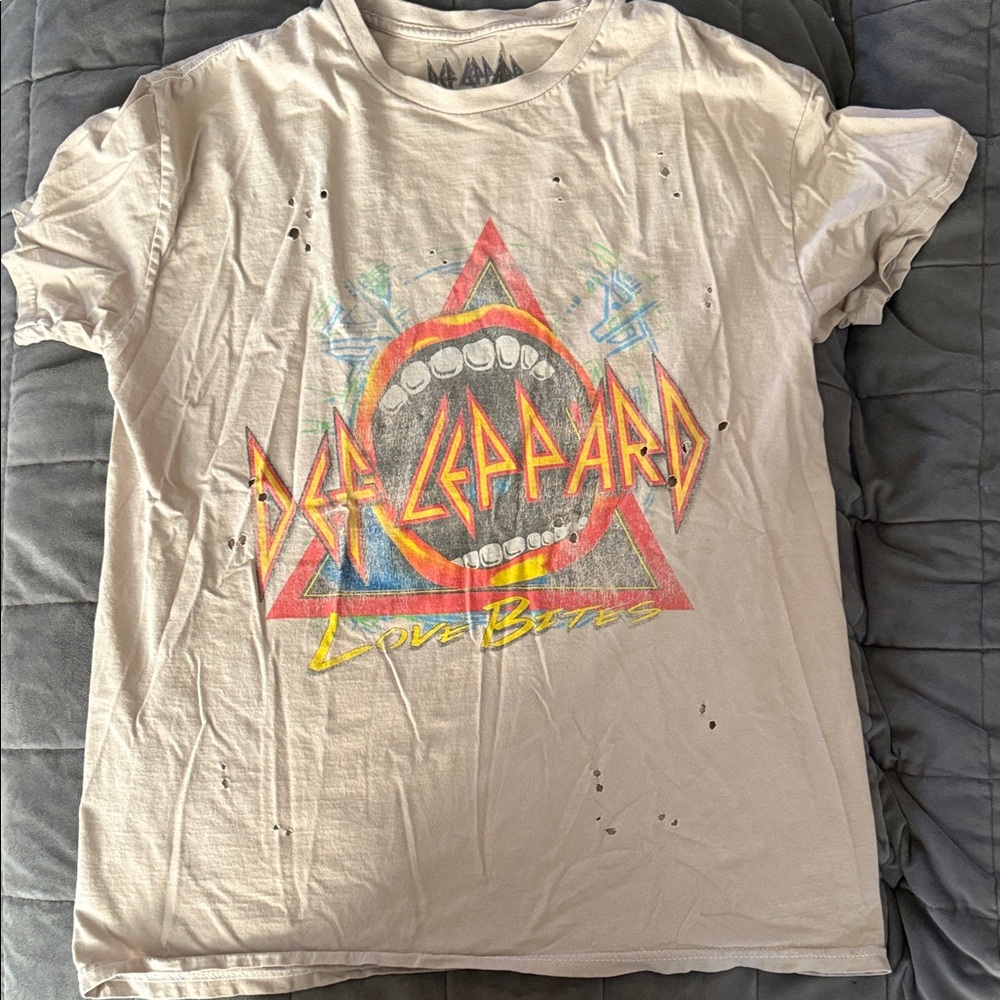 Def Leppard Graphic Tee - Cream